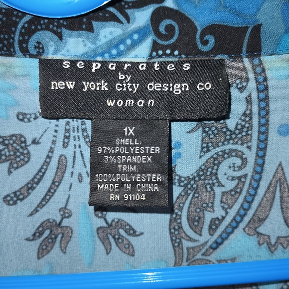 Women's size 1X blouse made by Separates by New York City design company - Picture 4 of 4